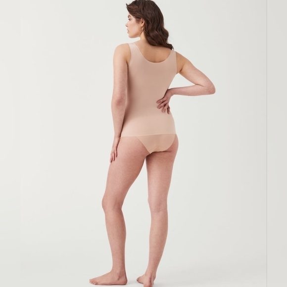 Spanx Invisible Shaping Tank - Picture 3 of 13